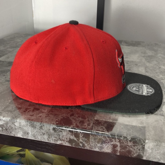 Mitchell & Ness Windy City Chicago Bulls Fitted Flat Bill 7 3/4 Hat - Picture 4 of 6